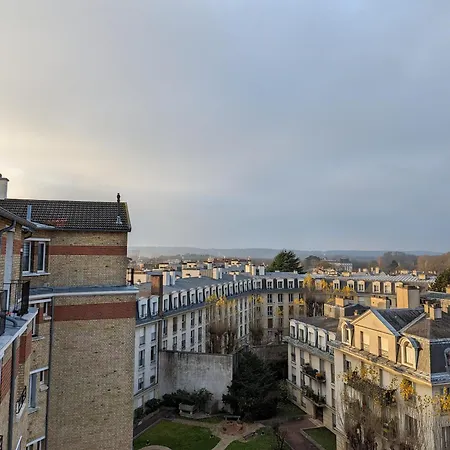 Appartement Du Roi : Proche Chateau/vue/refait A Neuf