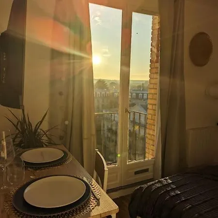 Du Roi : Proche Chateau/vue/refait A Neuf Appartement *