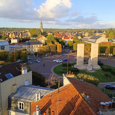 Apartment Du Roi : Proche Chateau/vue/refait A Neuf Versailles